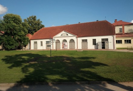 Izsludināta pieteikšanās vizuālās mākslas konkursa izstādei "Cēsu novada mākslas balva 2022"