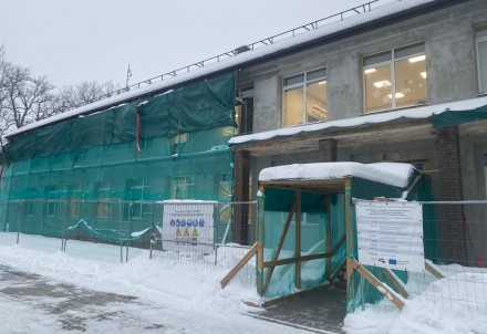 Drabešu pamatskolā būvdarbu pauze