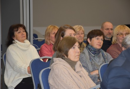 Drabešu pagasta iedzīvotāji tiekas ar Cēsu novada vadību