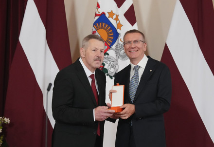 Par Atzinības krusta kavalieri iecelts kādreizējais Skujenes ģimenes ārsts Uldis Vasiļevskis